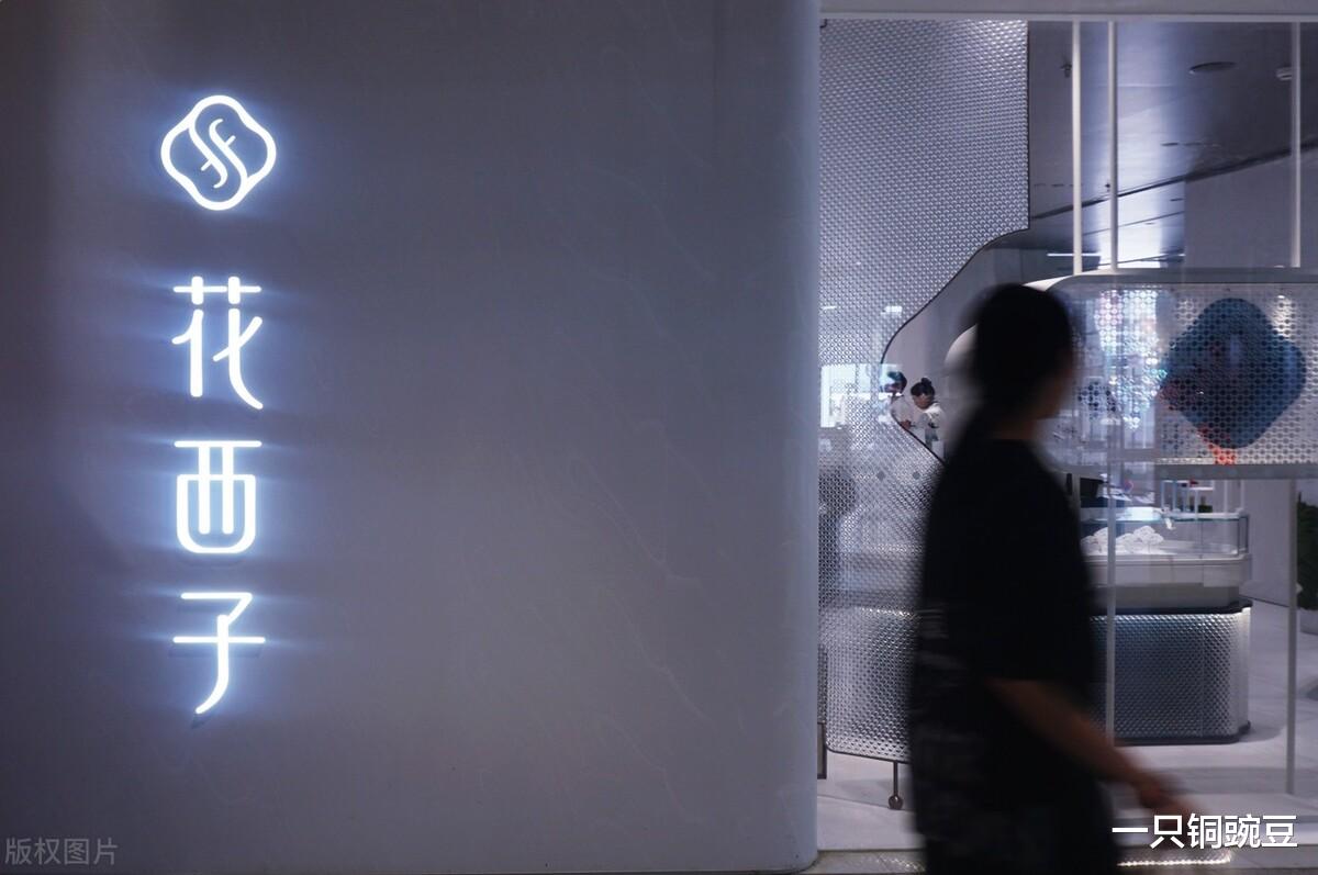 李佳琦跌倒,老牌国货吃饱