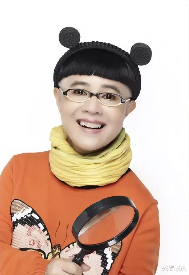 刘纯燕|从“童年女神”到“晚节不保”,57岁的金龟子,终将不被世界宽容