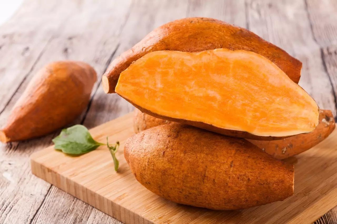 板栗|买红薯,选圆胖的还是细长的?超市员工:区别大,弄懂再买不上当