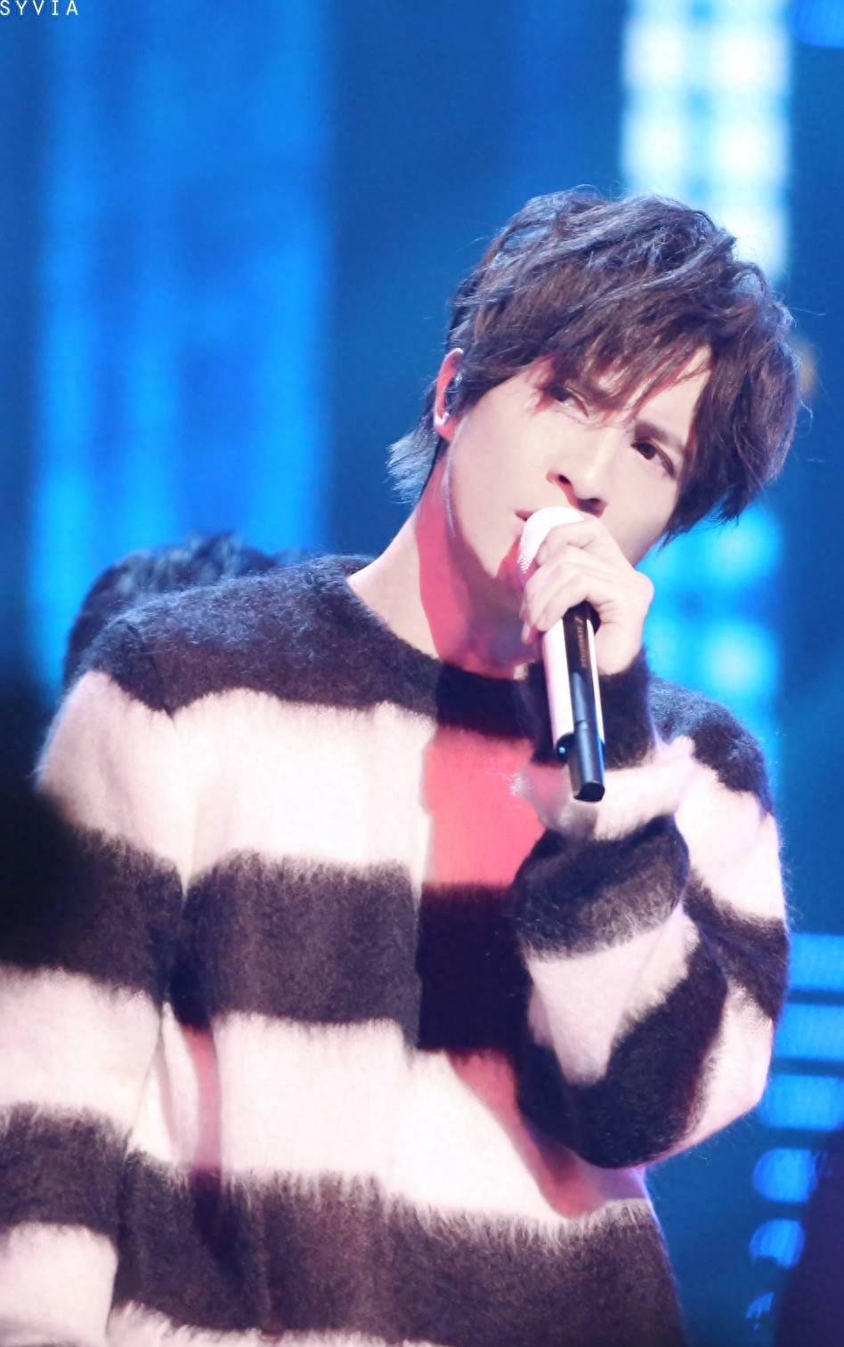 官媒点名薛之谦,在他身上,我看到了善恶到头终有报!