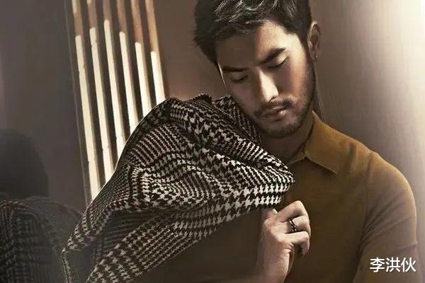 浙江卫视|《好声音》终于迎来好声音,股市暴跌8%,蓝台宣布停播