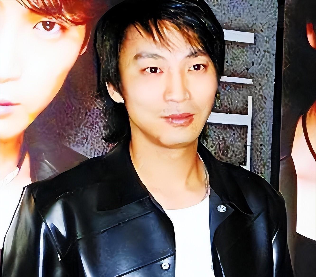 央视春晚|央视春晚一曲成名,被砍下巴脱落缝130针变阶下囚,今卖马桶为生