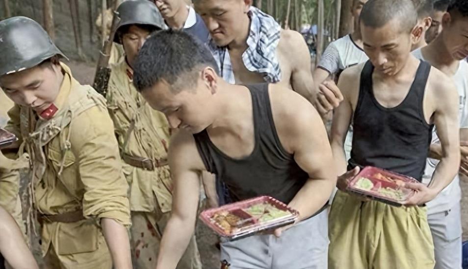 横店20万群演现状:美女泛滥、懒汉光棍遍地,他们的归宿究竟在哪