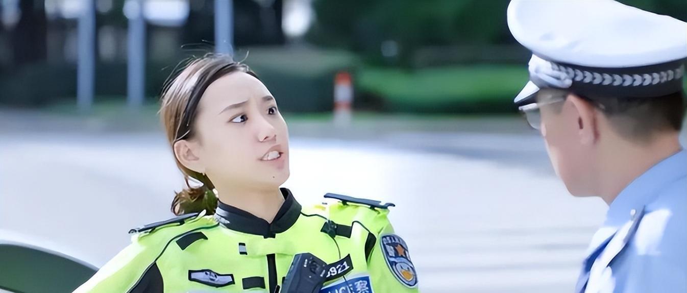 2004年，军人邹伟一身寒气对闫妮说离婚吧，我净身出户