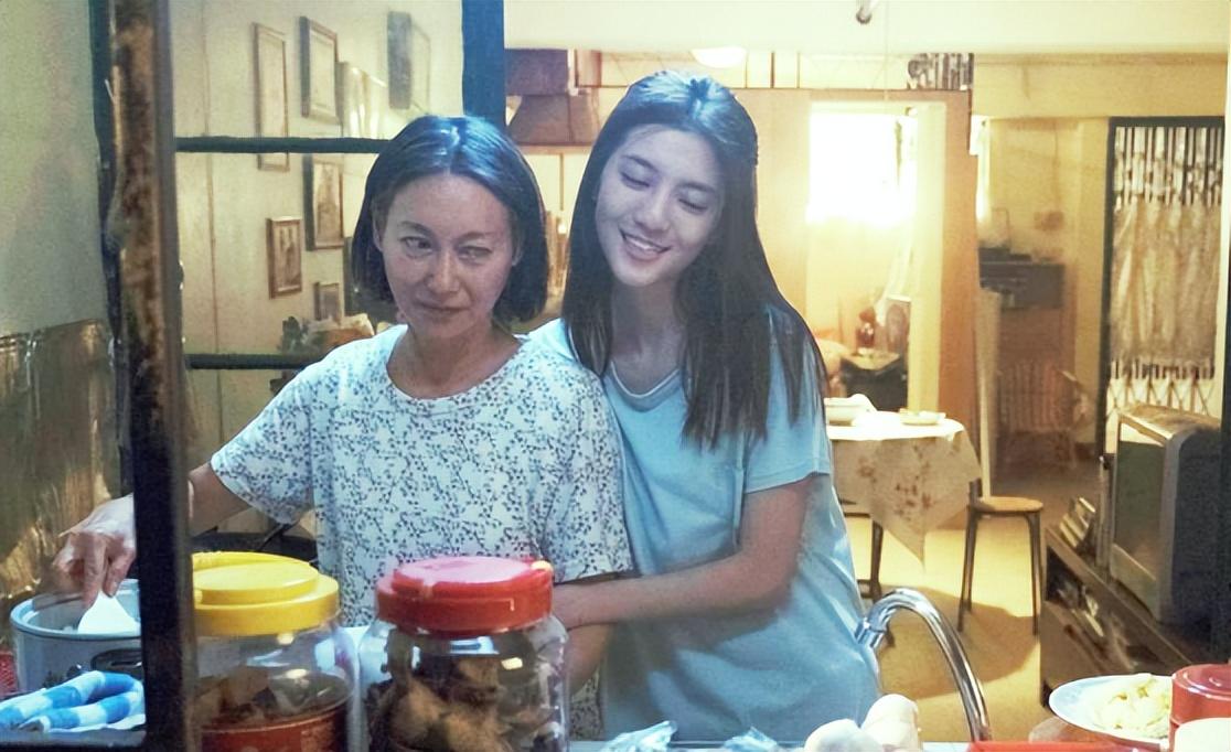 同样是演残疾人,看了赵丽颖和钟楚曦,才知道什么是教科书演技