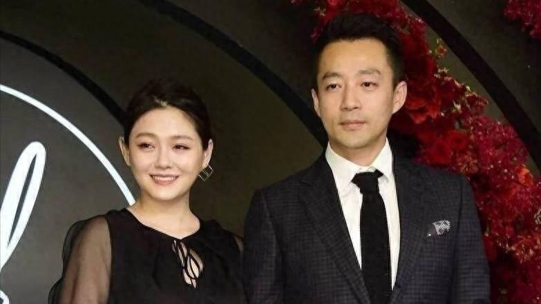 汪小菲直播亲口承认还爱大S，又称光头跑了，望与前妻复婚照顾她