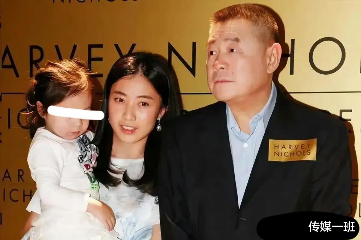 复盘许家印身后的男人女人,有桃色绯闻有商界奇才,都不是省油灯