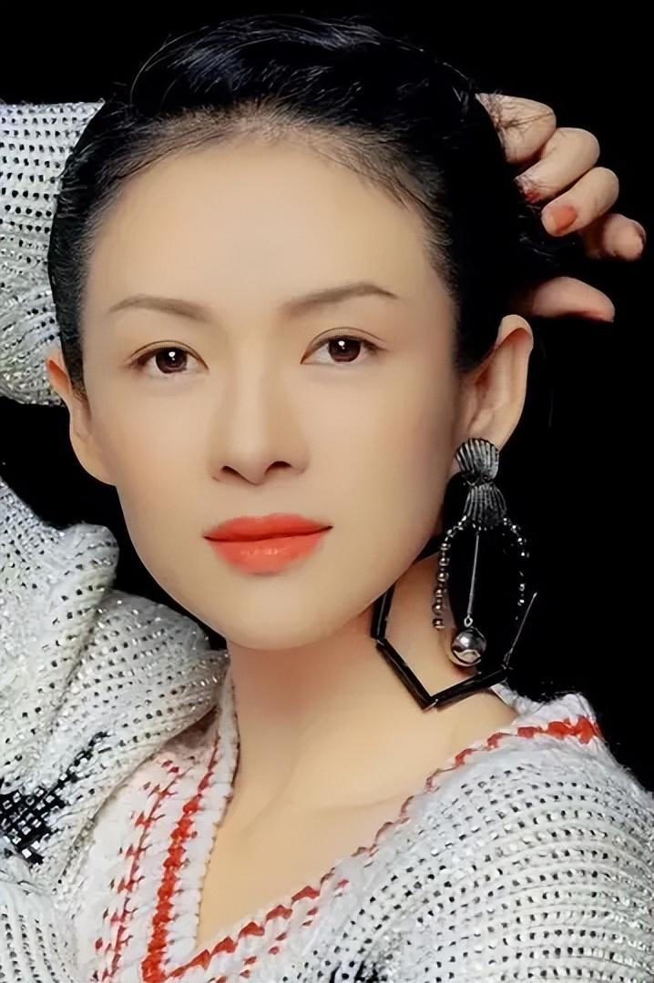 施一公|花钱如流水的4位女星:有钱也养不起,她们的高消费你想都不敢想