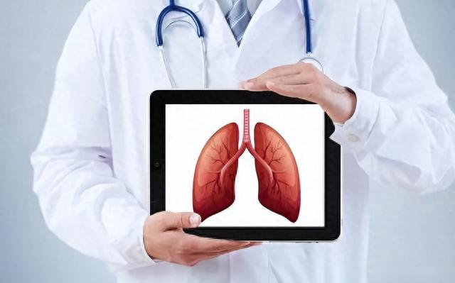 痰是肺部健康的信号,咳出黑痰、黄痰、白痰分别代表啥?要知晓