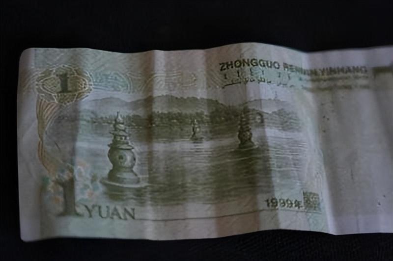 素素|只因吃完素面涨价“1元”,男子暴怒砍死路边摊老板!