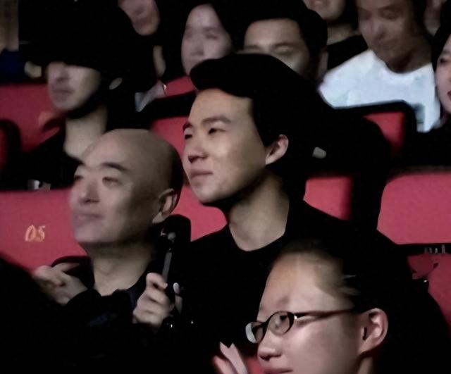 得罪郭麒麟后,朱亚文逐渐边缘化,网友怒骂:活该!他糊得不冤