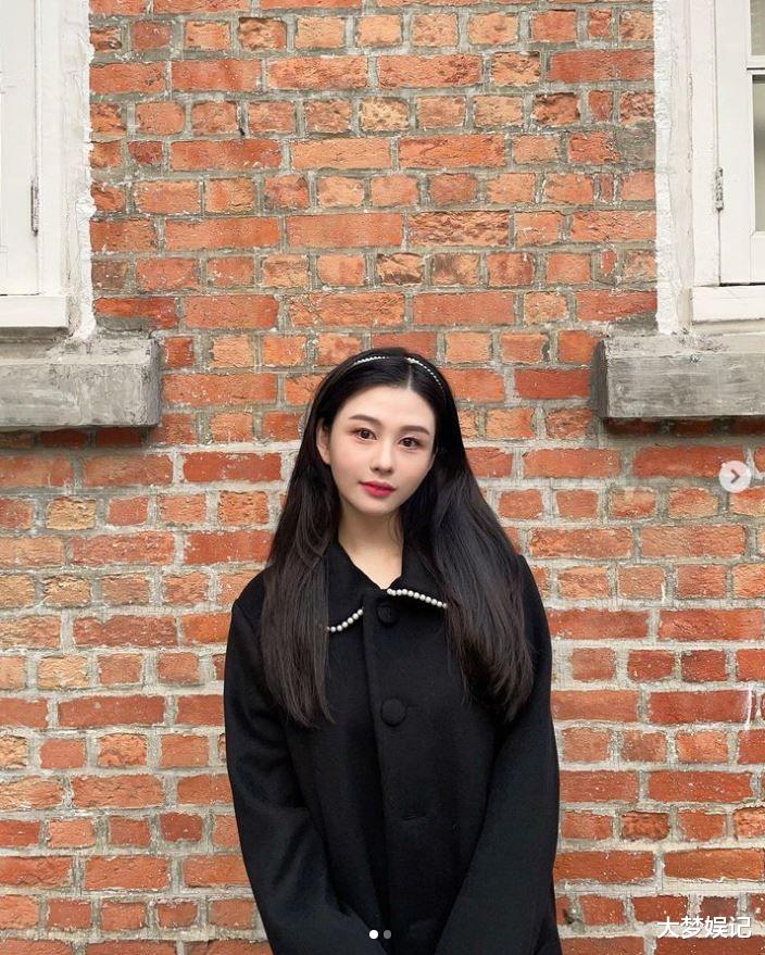 穿衣搭配|邱淑贞女儿沈月同框周杰伦！亲切喊“Jay哥哥是最棒的”双方私交曝