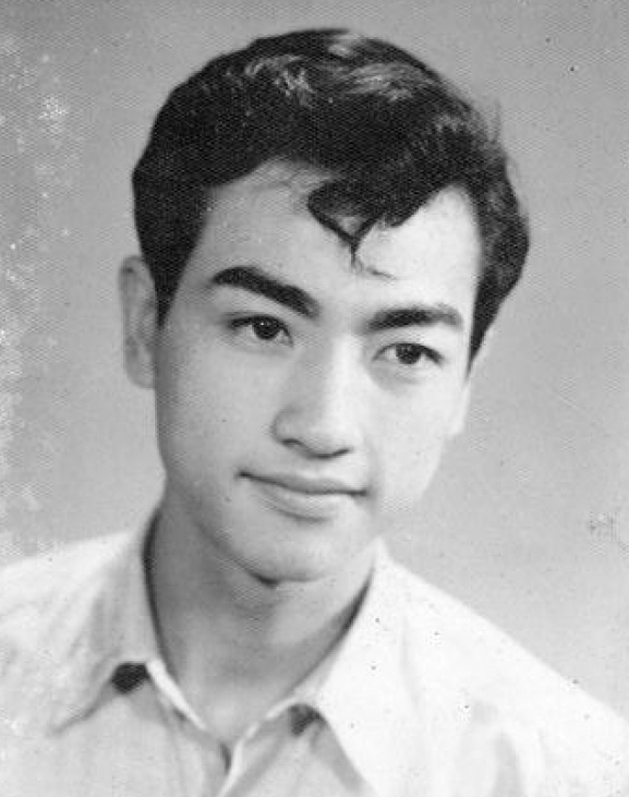 81岁卢海鹏无人照料，妻儿移民国外不过问，患病后获古仔发哥相助