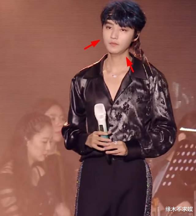 TFBOYS西安演唱会：王俊凯王源发福，易烊千玺爱打扮，身材抢镜！