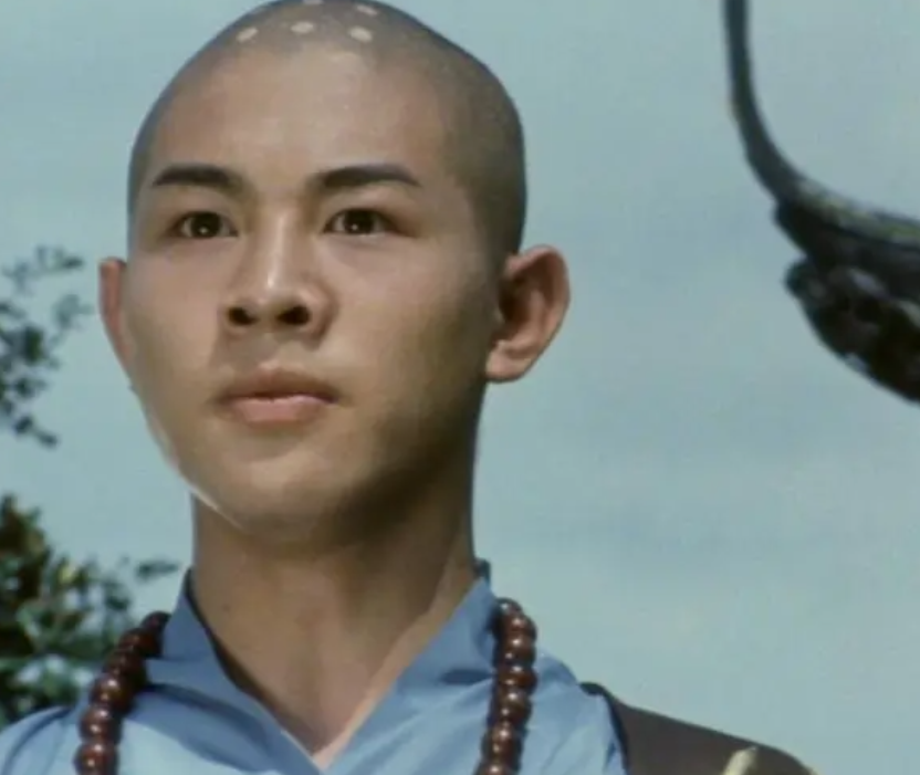 李思:父亲是李连杰,母亲是黄秋燕,我却是个留守儿童