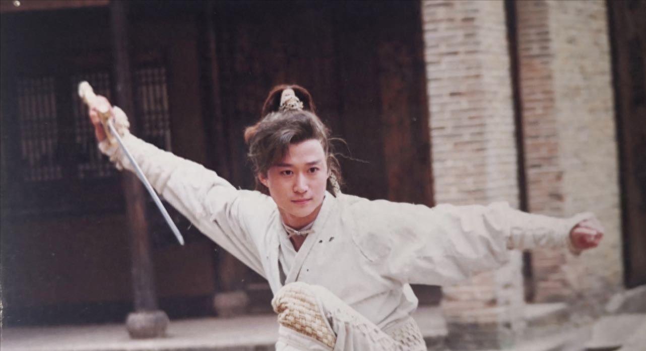 被质疑“改国籍”,使用苹果手机,深陷“伪爱国”风波的吴京怎样了