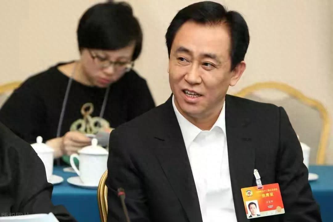 为什么许家印选择留下来，而不是逃跑呢？王思聪给出一个有趣回答