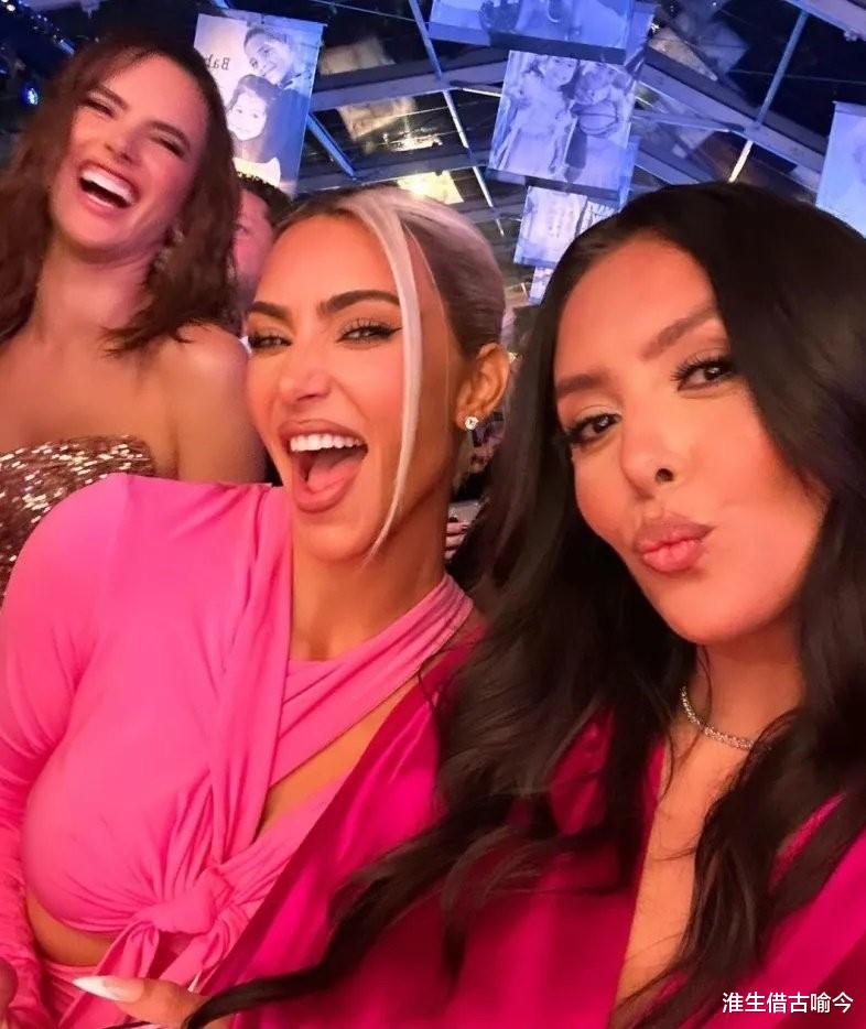 科比41岁遗孀瘦了，穿小金裙好美抢了卡戴珊风头, 曾胖到过200斤