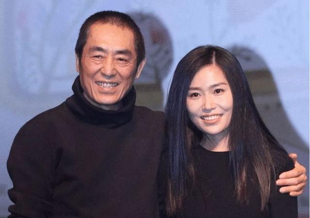 张艺谋|有人问张艺谋:你身家几十亿,为什么残疾弟弟还在家修自行车?