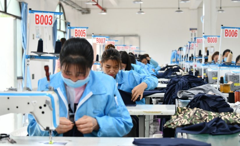 工人|外资工厂招聘工人抢着去，国内工厂反而招工难！两者有什么区别？