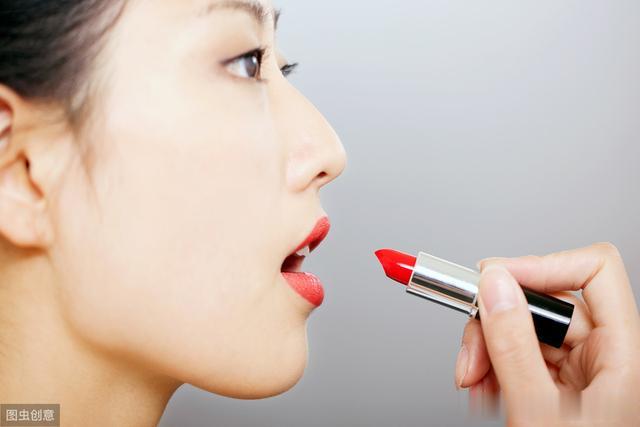 护肤品 化妆总觉手残?四大“奇怪”化妆小技巧,简单实用还好玩