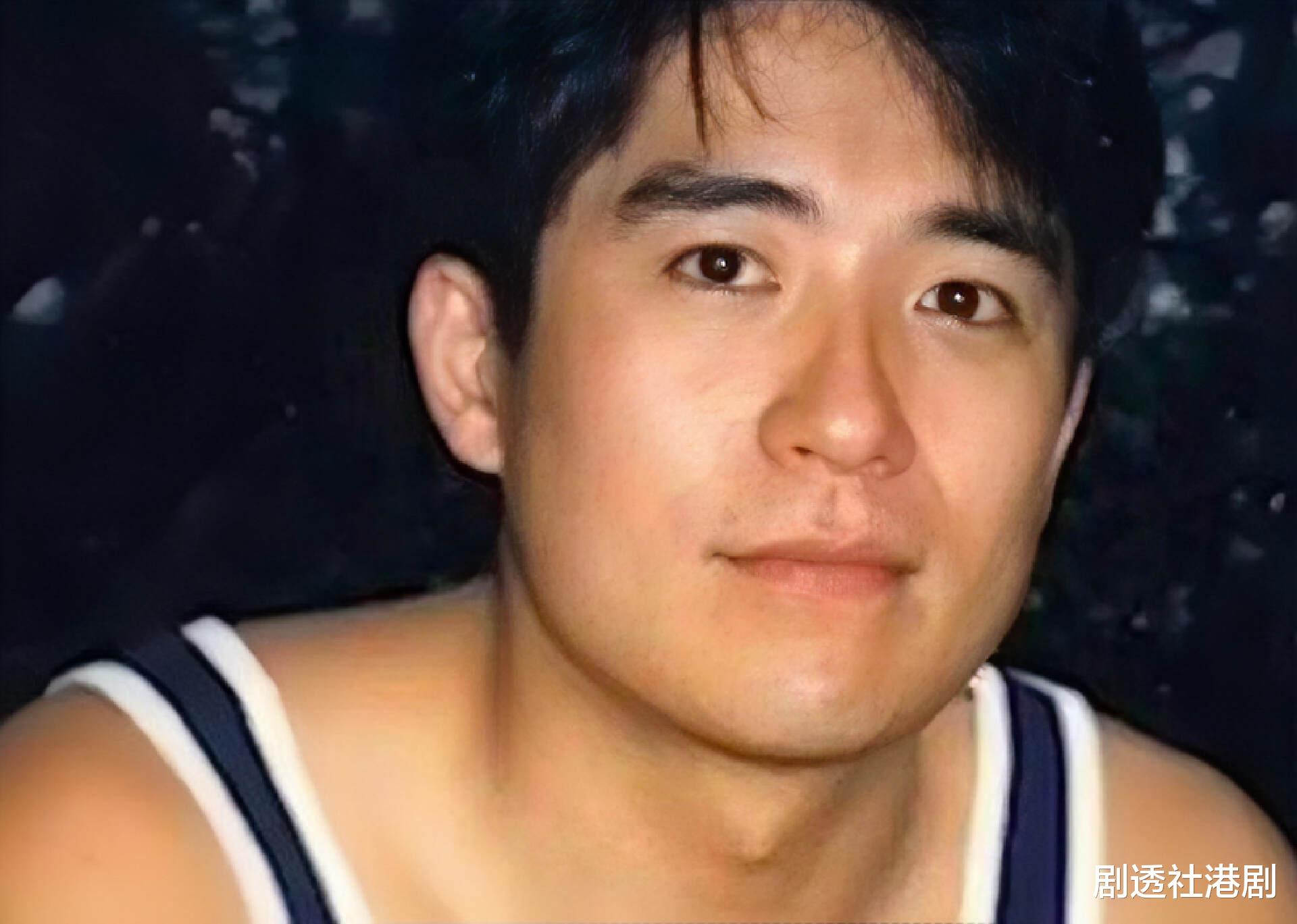 香港知名男星转行做保安谋生，身材发胖明显，至今未婚无儿无女