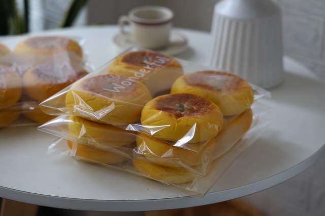 鸡蛋|吃南瓜的季节!私房很火的南瓜紫米面包,一定要试试,又软又香!