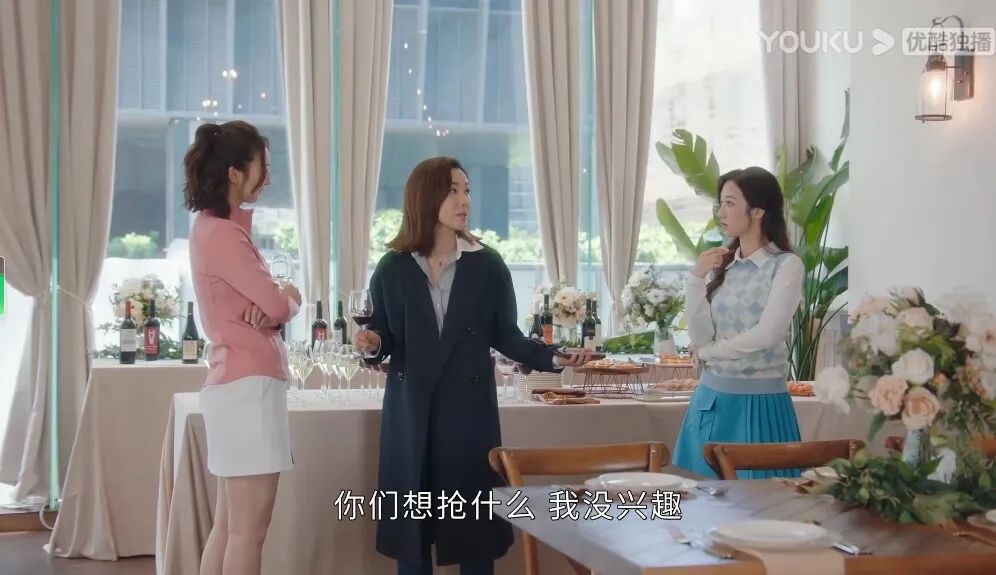 TVB新剧《新闻女王》：张家妍又漂亮又能干，为何在星网传媒无党无派？