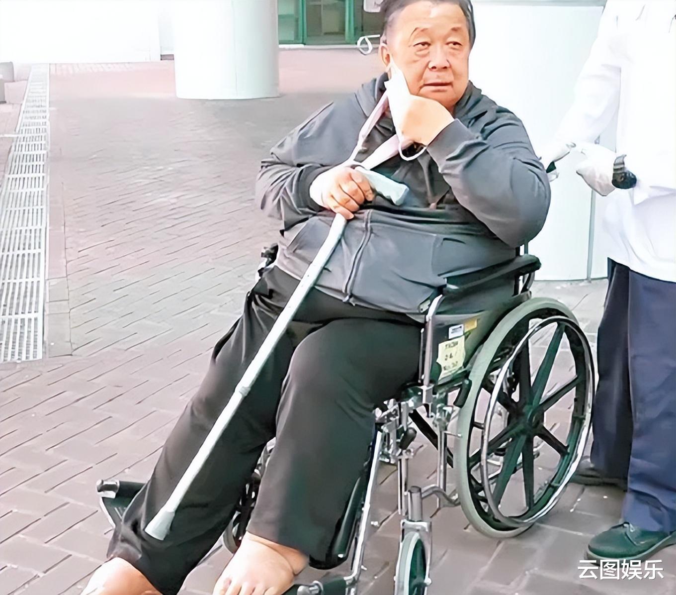 秦煌 老戏骨秦煌近况曝光！因体重过胖频繁入院，74岁减肥60斤精神好