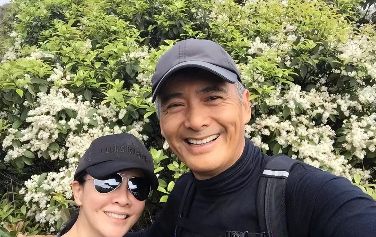 邓超孙俪捐赠甘肃灾区物资引发热议：被曝“铁公鸡”？