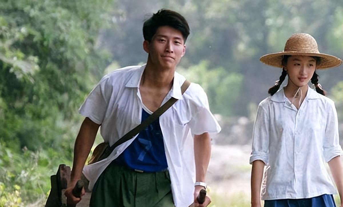 窦骁何超莲现身辟谣婚变，网友恍然大悟：原来如此