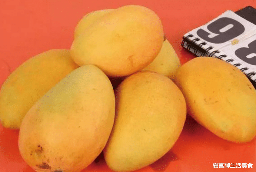 水果|芒果也分公母？对！买芒果要选公的买，教你6招，包你挑到的芒果，肉多核小，香甜多汁