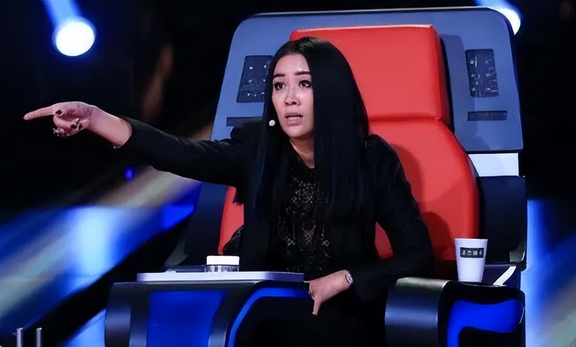 李玟|《好声音》风波再起!导演举报柳骊涉黑,曾掌掴脚踹导师李玟