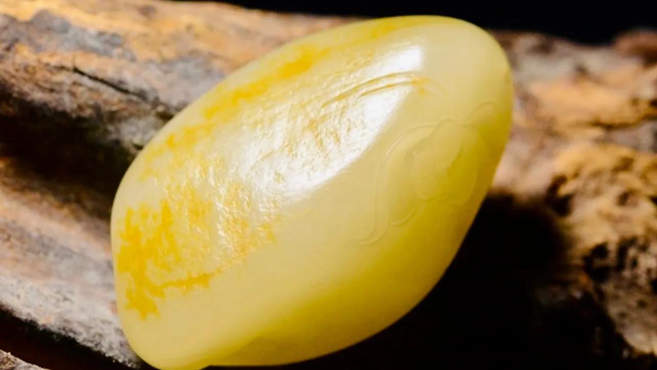 又高又贵的和田玉！十种只涨不跌的籽料单品！