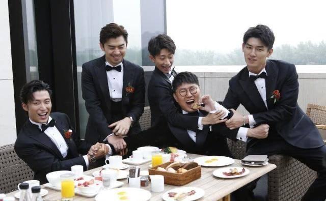 窦骁|张一山祝窦骁何超莲新婚快乐,伴郎团合照首公开,陈柏霖罕见露面