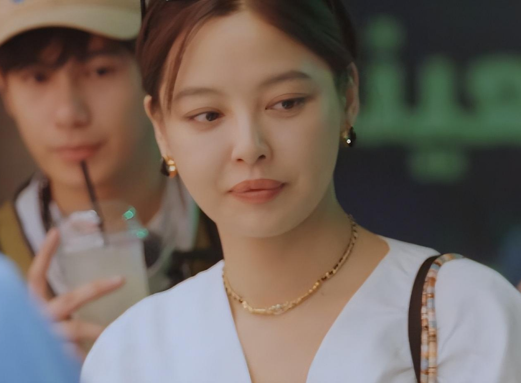 37岁“丑出圈”的辛芷蕾，终于给娱乐圈敲响警钟