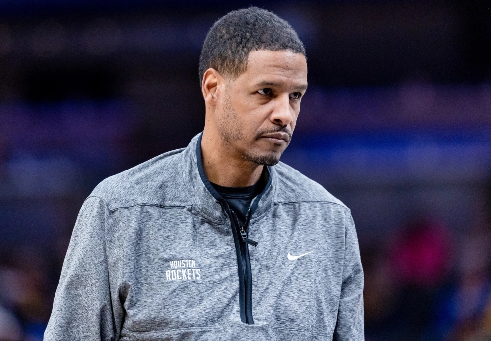 教练|第一位执教詹姆斯的教练,教过库里招牌运球,曾靠父亲关系找工作