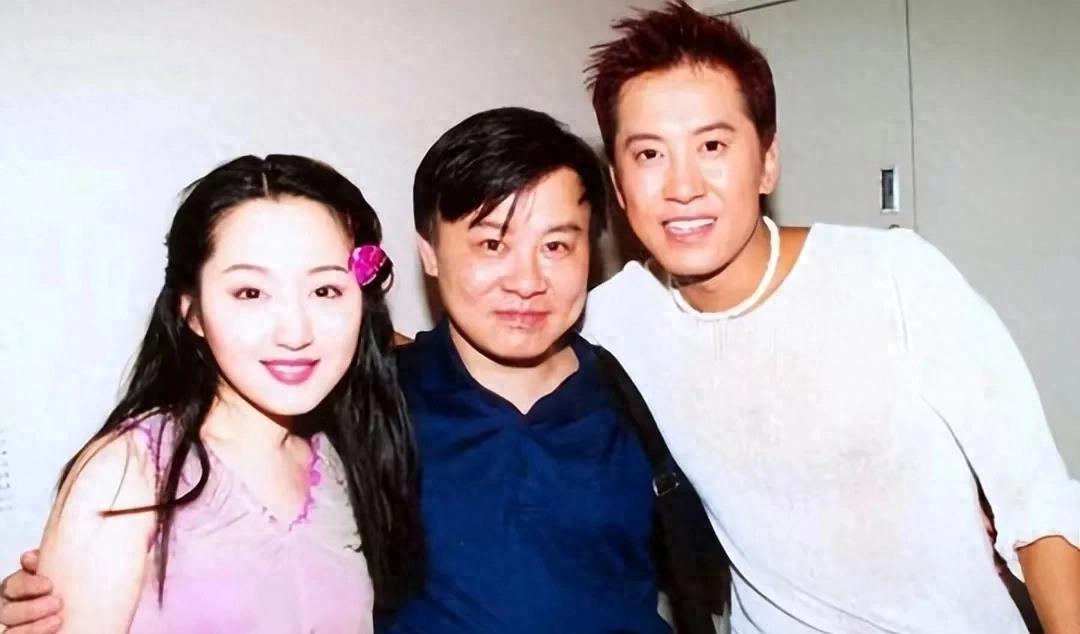 赖文峰现状曝光!娶小23岁娇妻,眉眼像极旧爱杨钰莹,儿子已6岁