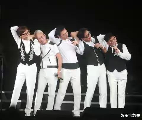 众星去看温拿五虎告别演唱会!邱淑贞人群中瞩目,关之琳素颜现身