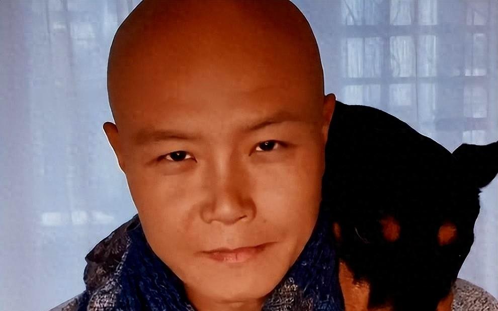 48岁陶红因病去世,9岁女儿一路跪拜祈福,和乐嘉婚姻仅维系3年