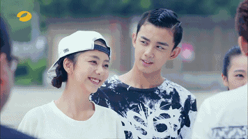 事实证明，33岁的“国民闺女”谭松韵，走上了另一条道路