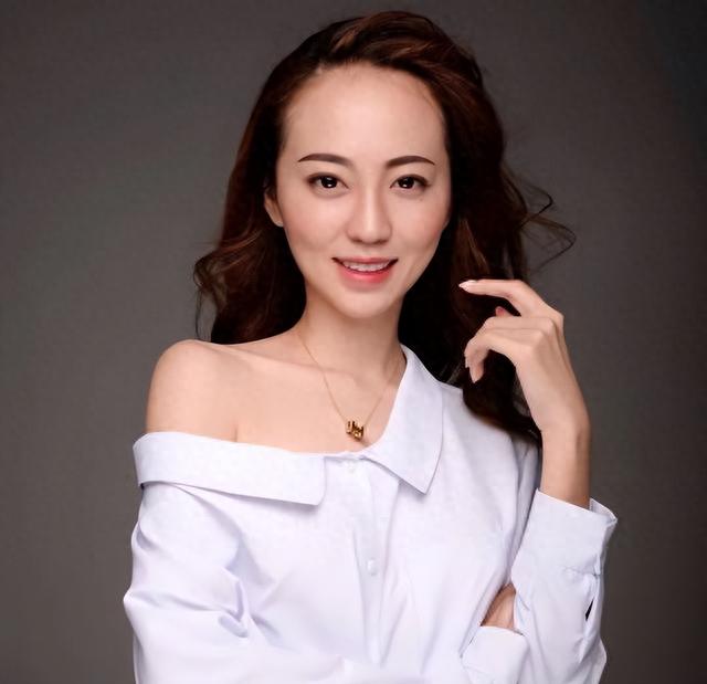 “恒大歌舞团”团长白珊珊：这一赌便是整个青春