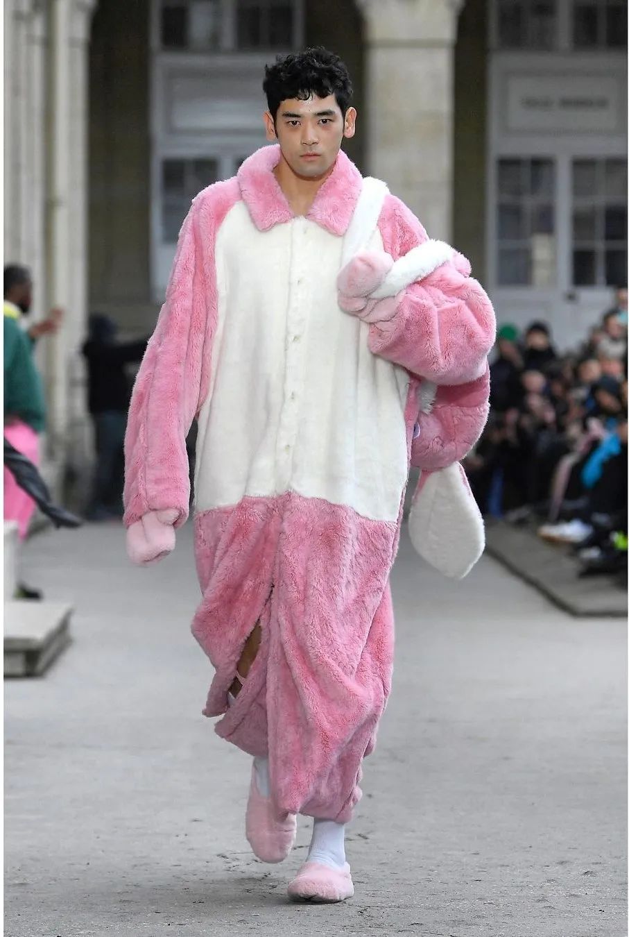 容祖儿,你到底穿过多少丑衣服啊?!!