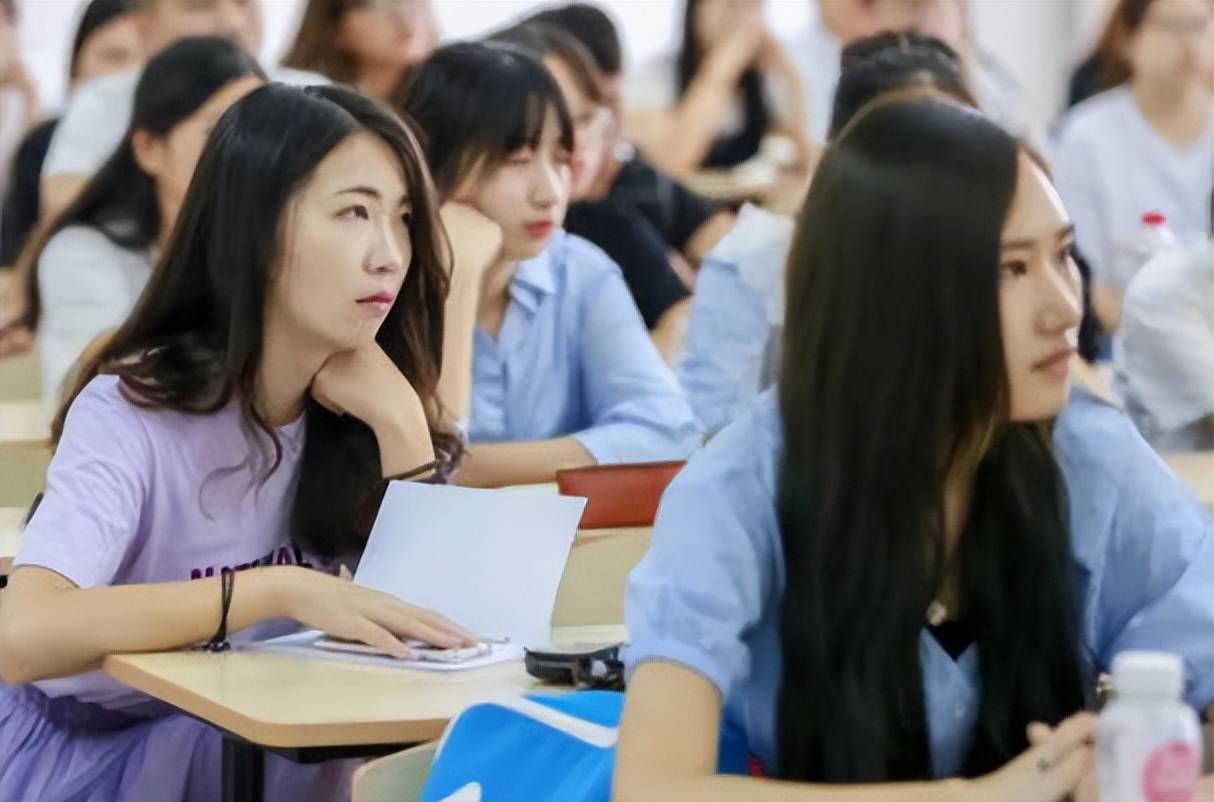 女孩|男生新型择偶观出炉,高颜值不再吃香,“三无六有”女孩成为标准