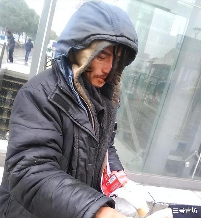 3年前,那个一夜爆红的乞丐“犀利哥”,为何如今看不到了?