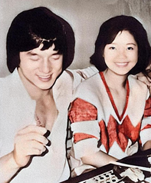 吴绮莉杀回来了！成龙3次更改千亿遗嘱，才是对林凤娇最大羞辱