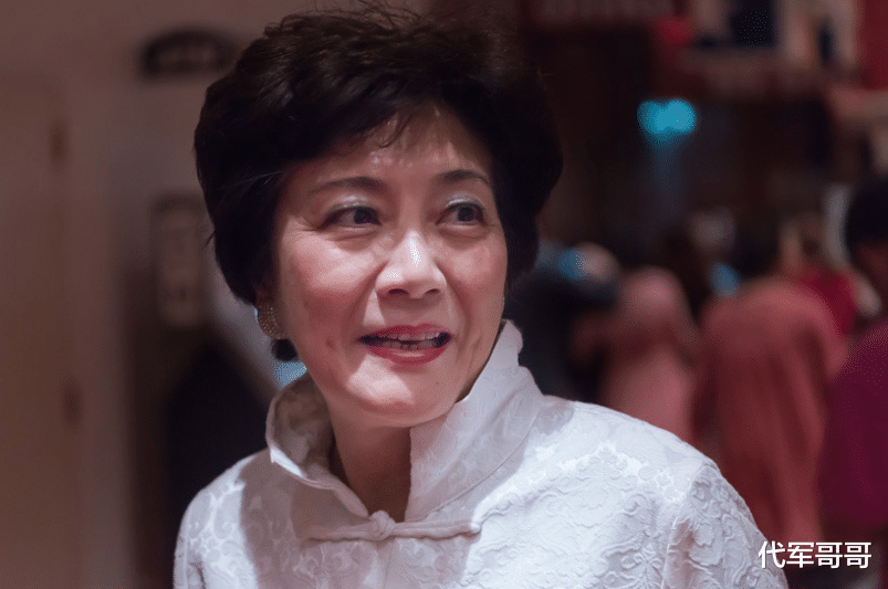 陈烨|她曾与刘晓庆齐名，35岁息影嫁给美国律师，如今68岁怎样了？