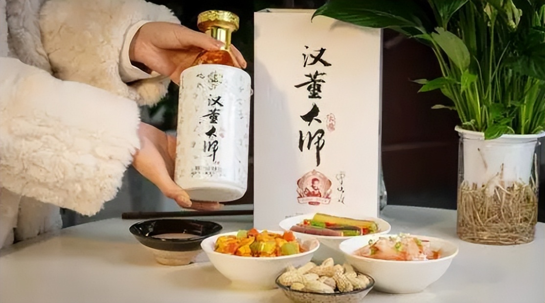 |总是在互联网上看到的酱香酒，到底啥来头，我尝一尝，告诉你