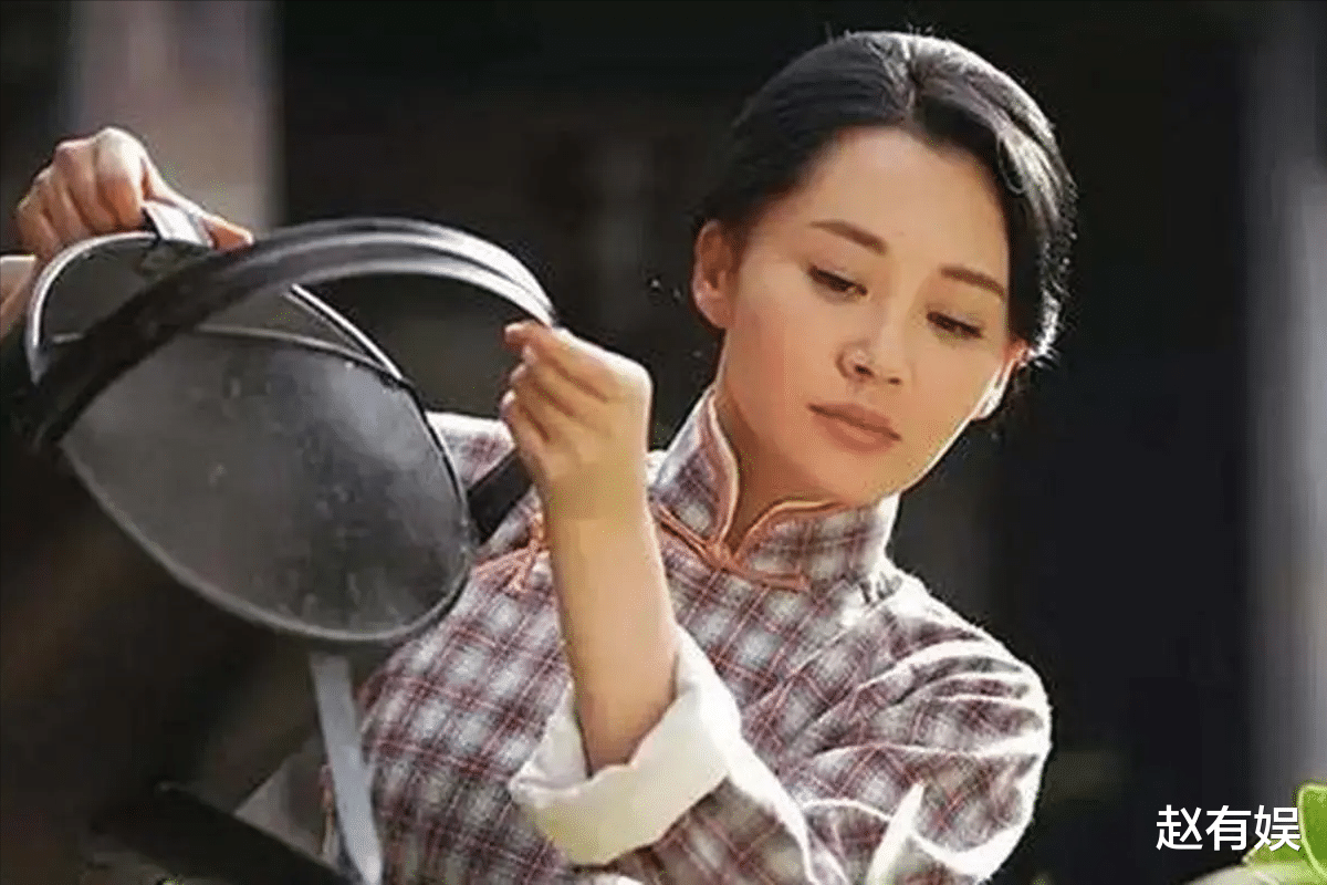 “风流成性、老少通吃”，54岁的许晴，真是越老越“火辣”