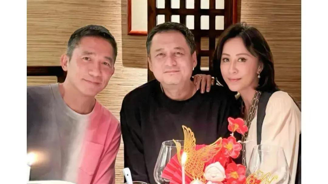 曝吴千语学刘嘉玲去逼婚，女方说要办婚礼男方沉默，用舆论倒逼豪门